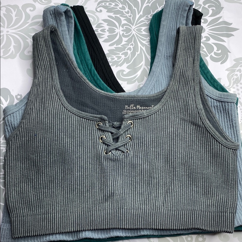Bundle women’s Random shorts and crop tops 7 pieces